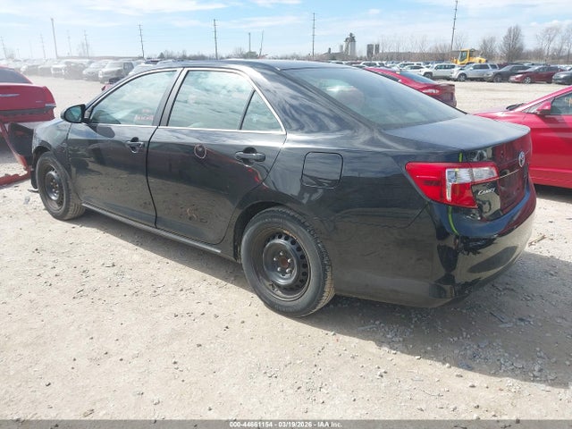 TOYOTA CAMRY - 3