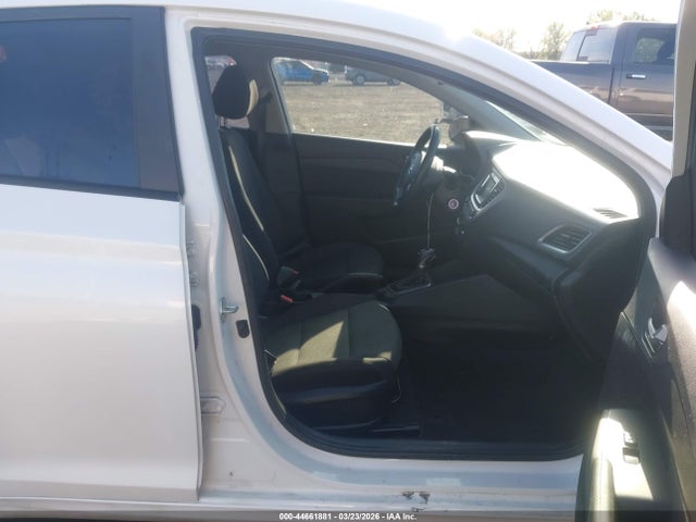 HYUNDAI ACCENT SE - 5