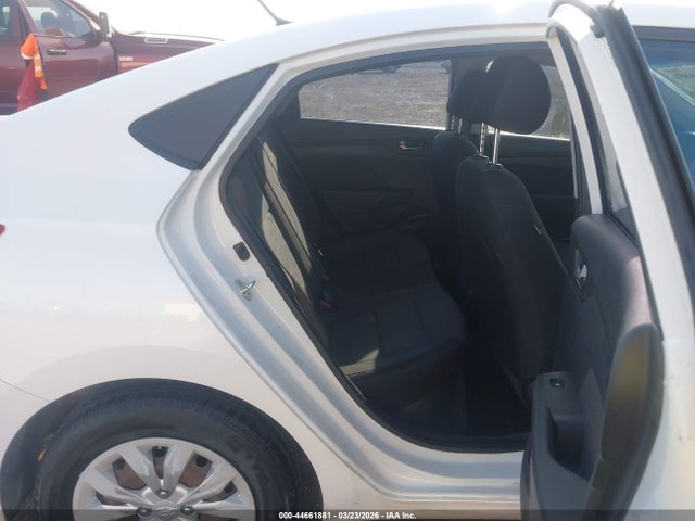 HYUNDAI ACCENT SE - 8