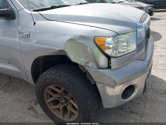 TOYOTA TUNDRA - 6