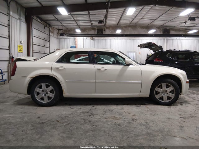 صورة 13 لـ 2006 Chrysler 300 TOURING