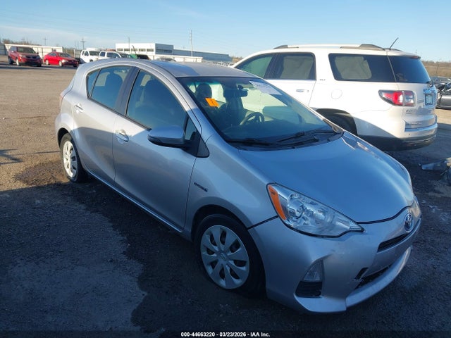 TOYOTA PRIUS C - 1