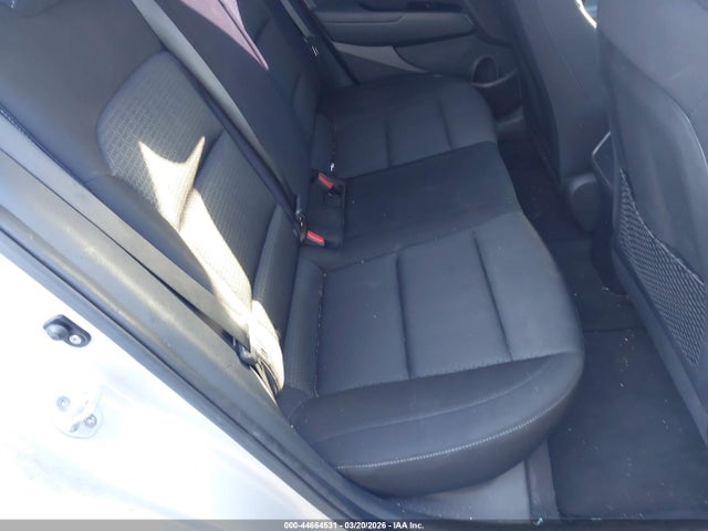 HYUNDAI ELANTRA VALUE EDITION - 8