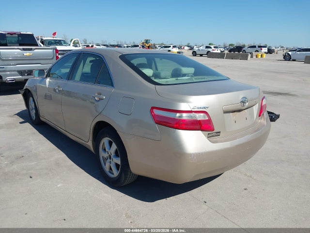 TOYOTA CAMRY - 3