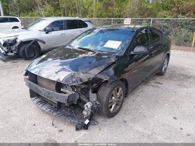 HYUNDAI ELANTRA SE - 2