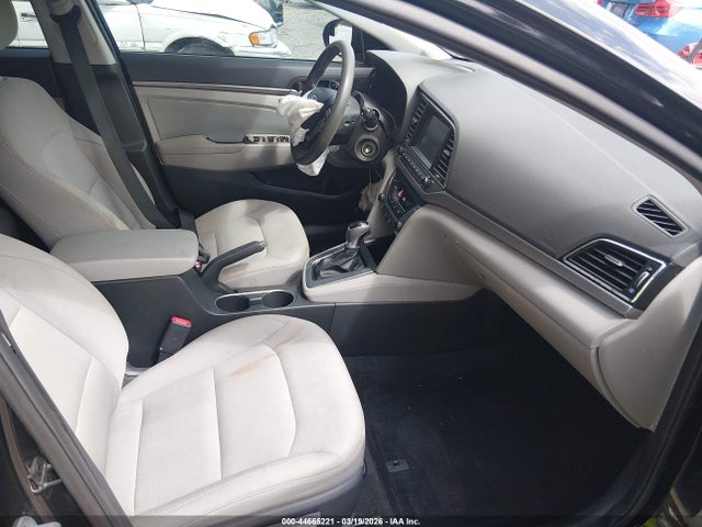 HYUNDAI ELANTRA SE - 5