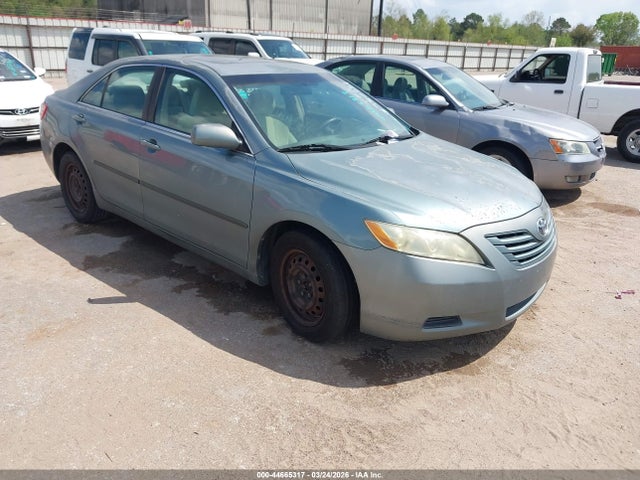 TOYOTA CAMRY - 1