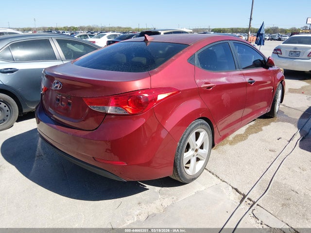 HYUNDAI ELANTRA GLS - 4