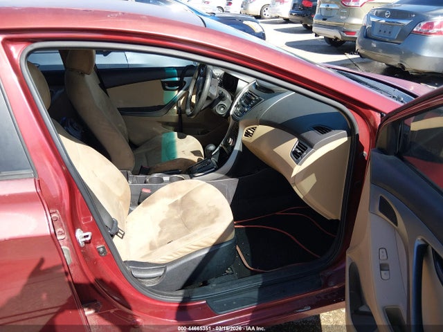 HYUNDAI ELANTRA GLS - 5