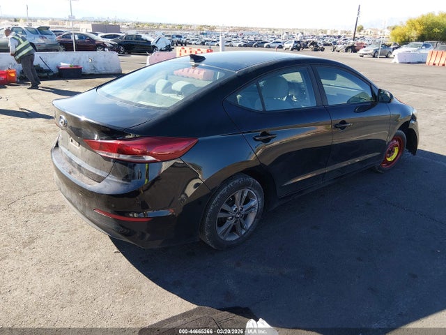 HYUNDAI ELANTRA SE - 4