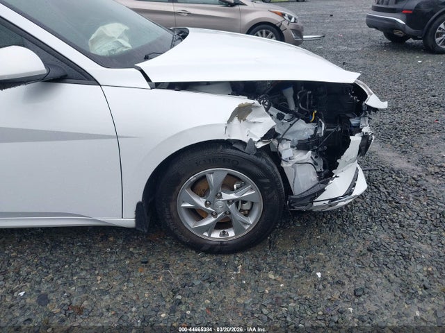 HYUNDAI ELANTRA SE - 6