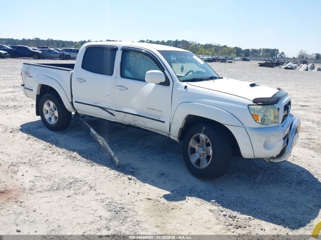 TOYOTA TACOMA - 1