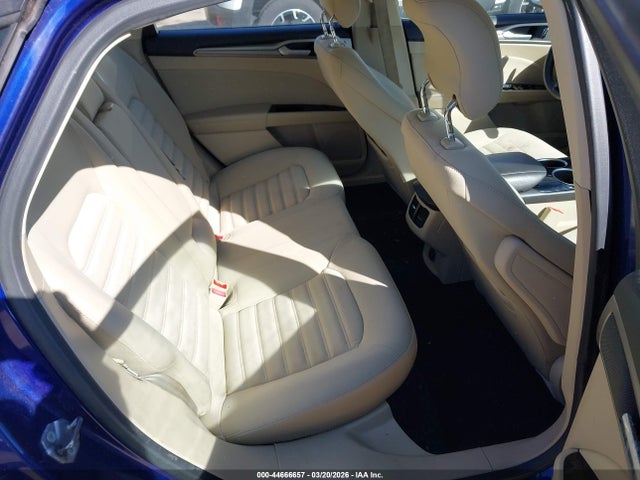 FORD FUSION SE - 8