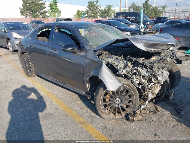 2019 MERCEDES-BENZ A 