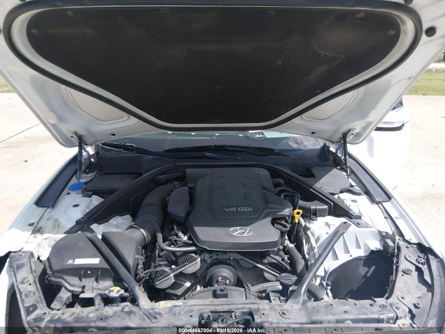 HYUNDAI GENESIS 3.8 - 10