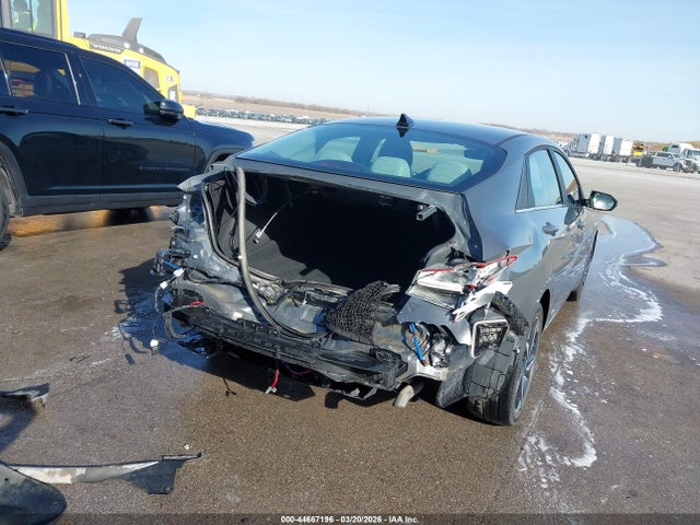 HYUNDAI ELANTRA HYBRID LIMITED - 6