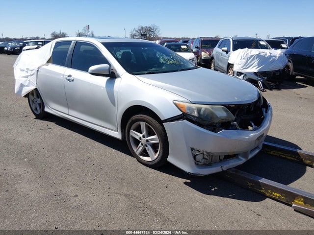 2012 TOYOTA CAMRY SE
