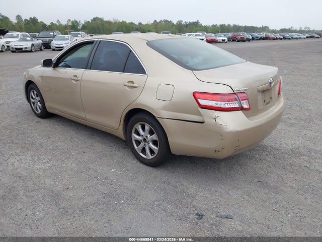 TOYOTA CAMRY - 3