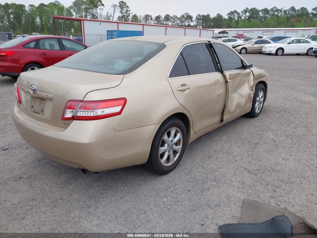 TOYOTA CAMRY - 4