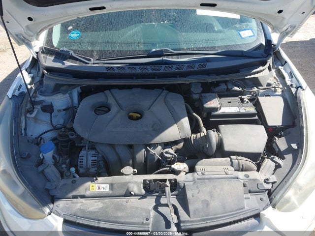 HYUNDAI ELANTRA - 10