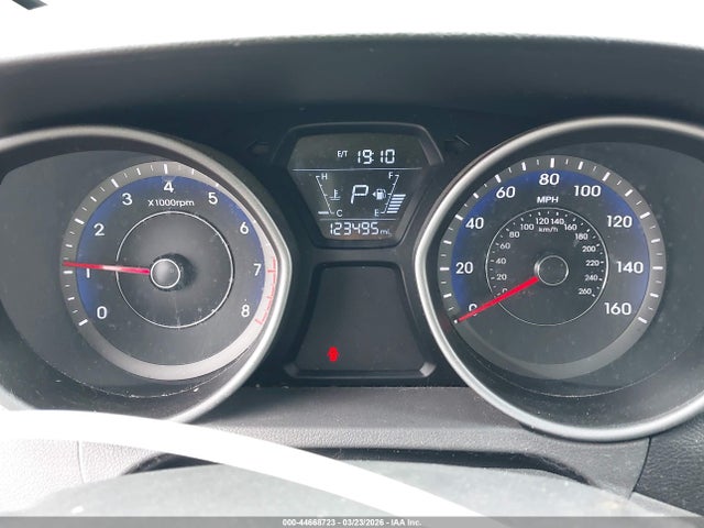 HYUNDAI ELANTRA SE - 7