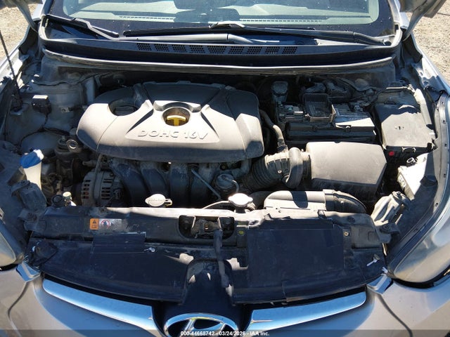 HYUNDAI ELANTRA SE - 10