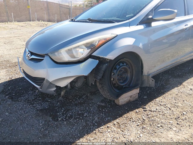 HYUNDAI ELANTRA SE - 6