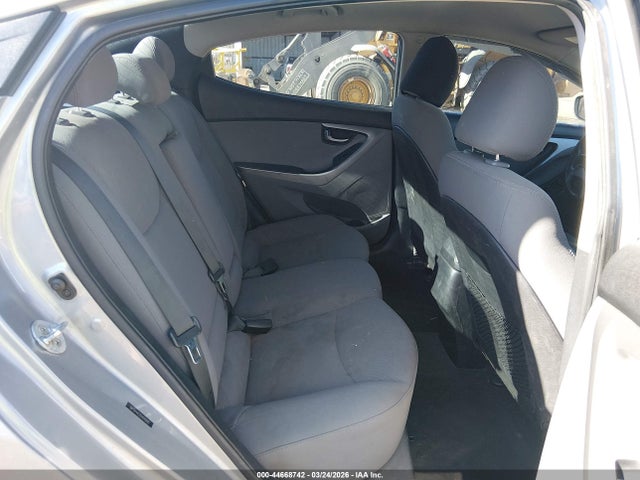 HYUNDAI ELANTRA SE - 8