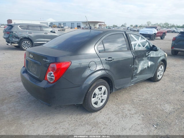 CHEVROLET SONIC LS AUTO - 4