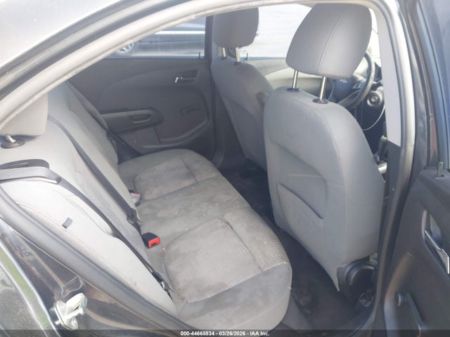 CHEVROLET SONIC LS AUTO - 8