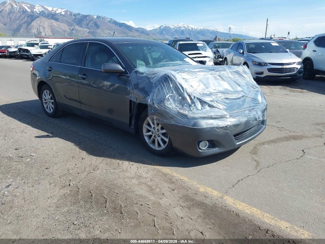 2011 TOYOTA CAMRY XLE