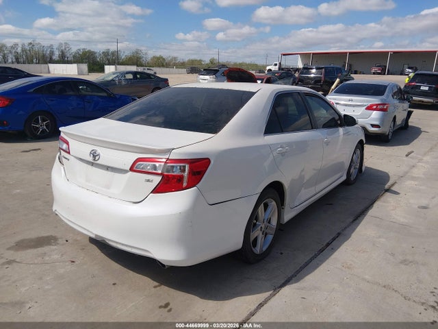 TOYOTA CAMRY - 4