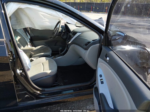 HYUNDAI ACCENT SE - 5