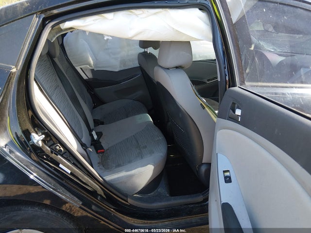 HYUNDAI ACCENT SE - 8