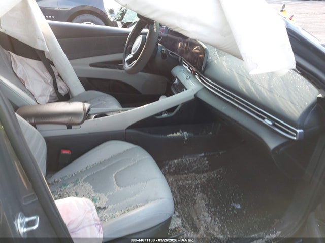 HYUNDAI ELANTRA LIMITED - 5