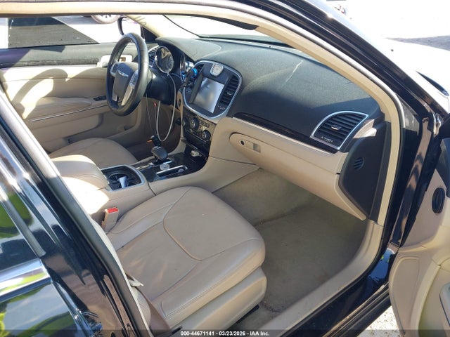 CHRYSLER 300 - 5