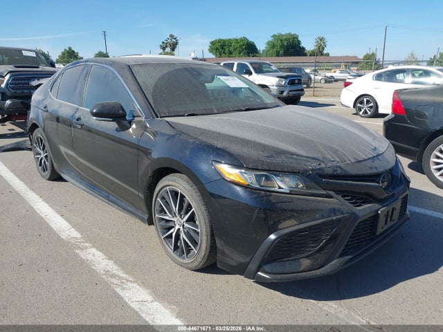 TOYOTA CAMRY - 1