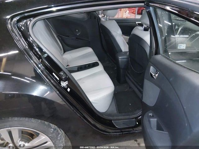 HYUNDAI VELOSTER BASE W/GRAY - 8