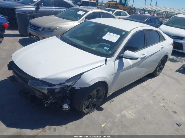 HYUNDAI ELANTRA SEL - 2