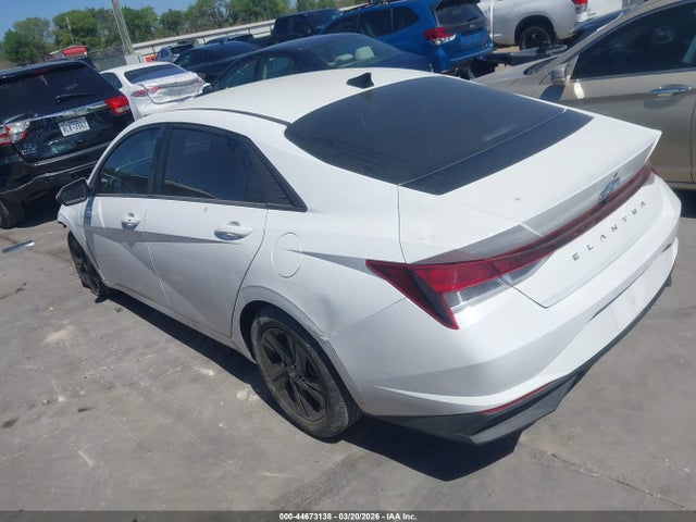 HYUNDAI ELANTRA SEL - 3