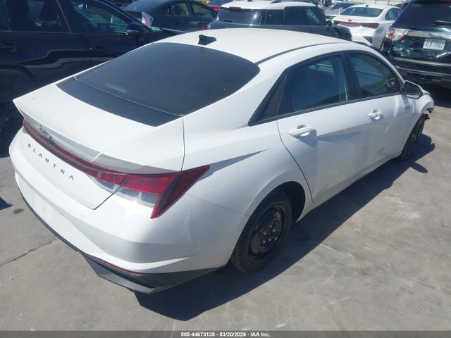 HYUNDAI ELANTRA SEL - 4