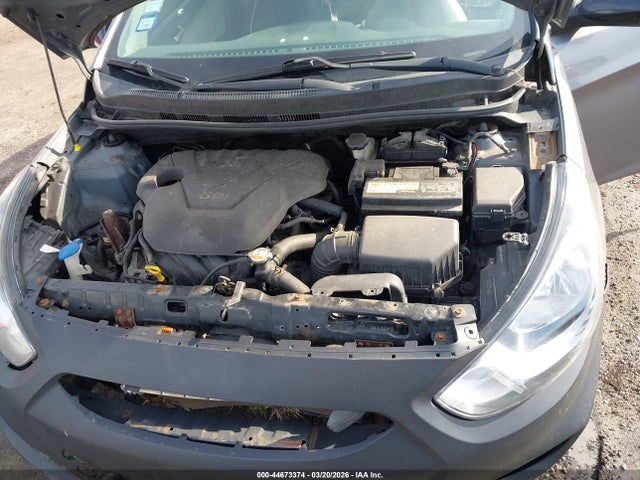 HYUNDAI ACCENT GLS - 10