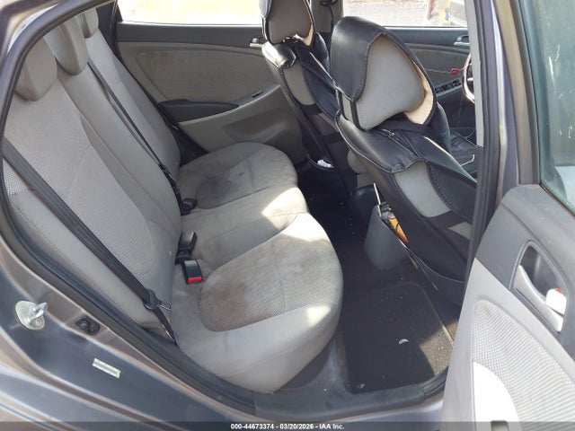 HYUNDAI ACCENT GLS - 8