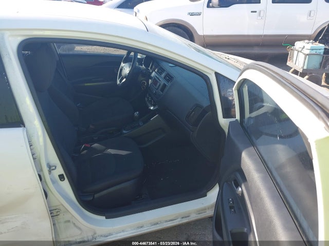 KIA RIO LX - 5