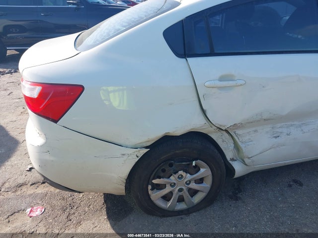 KIA RIO LX - 6