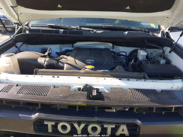 TOYOTA TUNDRA - 10