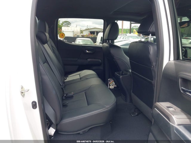 2018 TOYOTA TACOMA SR5 V6 8