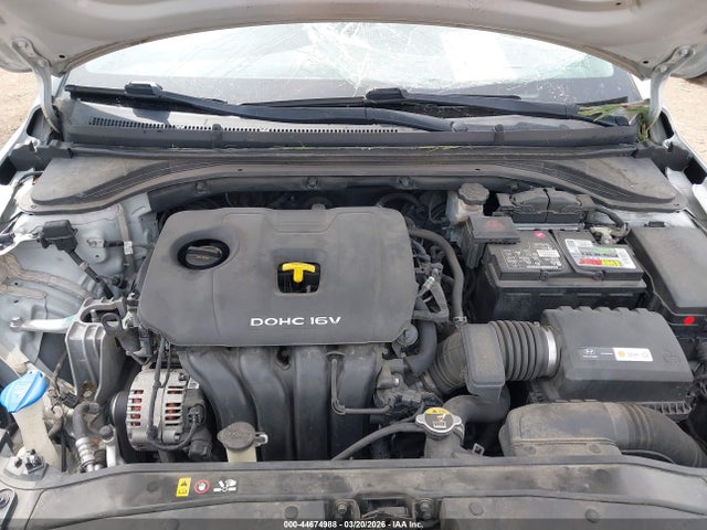 HYUNDAI ELANTRA - 10