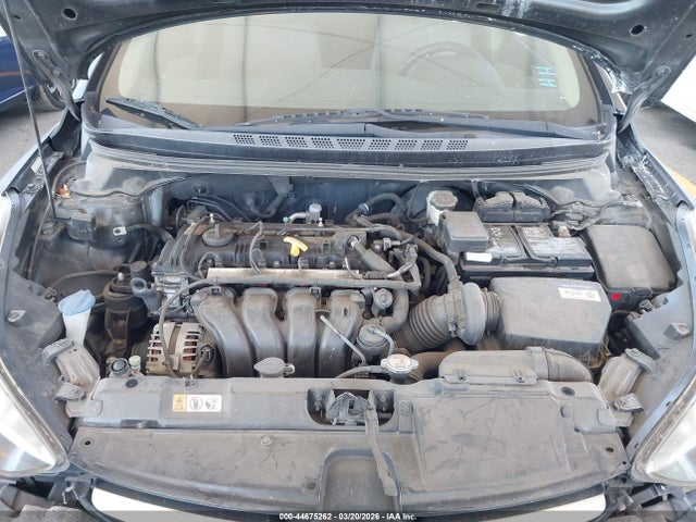 HYUNDAI ELANTRA - 10