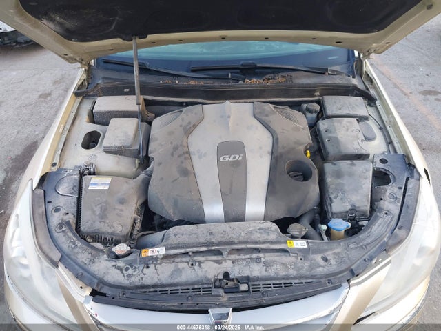 HYUNDAI GENESIS 3.8 - 10